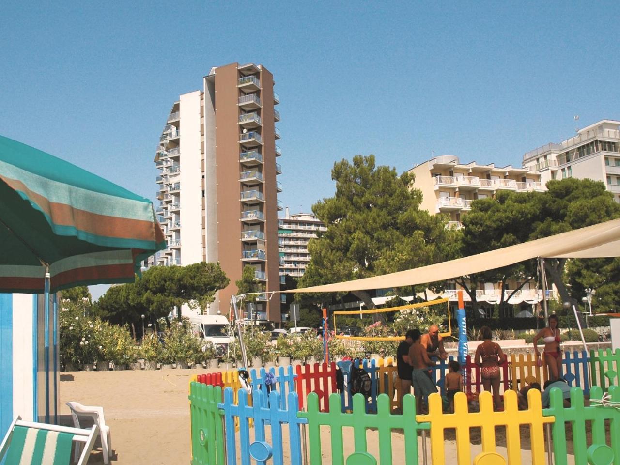 Apartment Residenza Bianco Nero Lignano Sabbiadoro